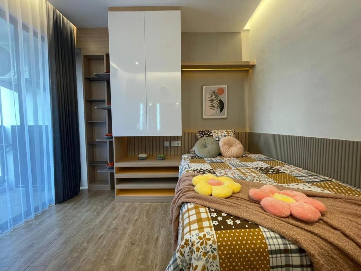 Stay.Vie Hotel Surabaya Kültér fotó