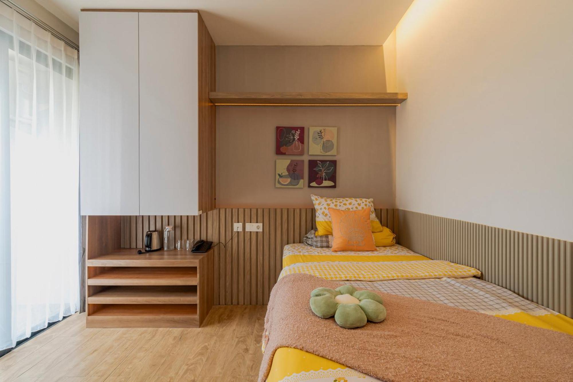 Stay.Vie Hotel Surabaya Kültér fotó