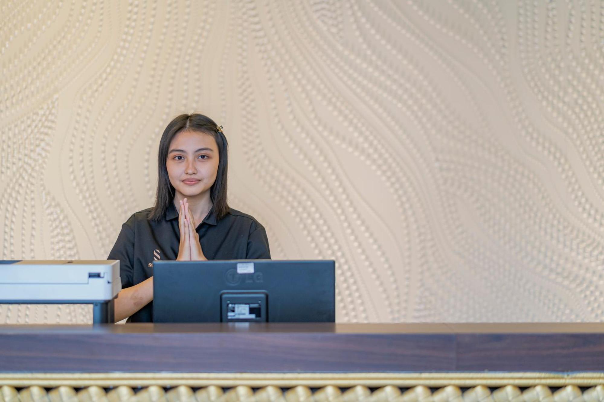 Stay.Vie Hotel Surabaya Kültér fotó